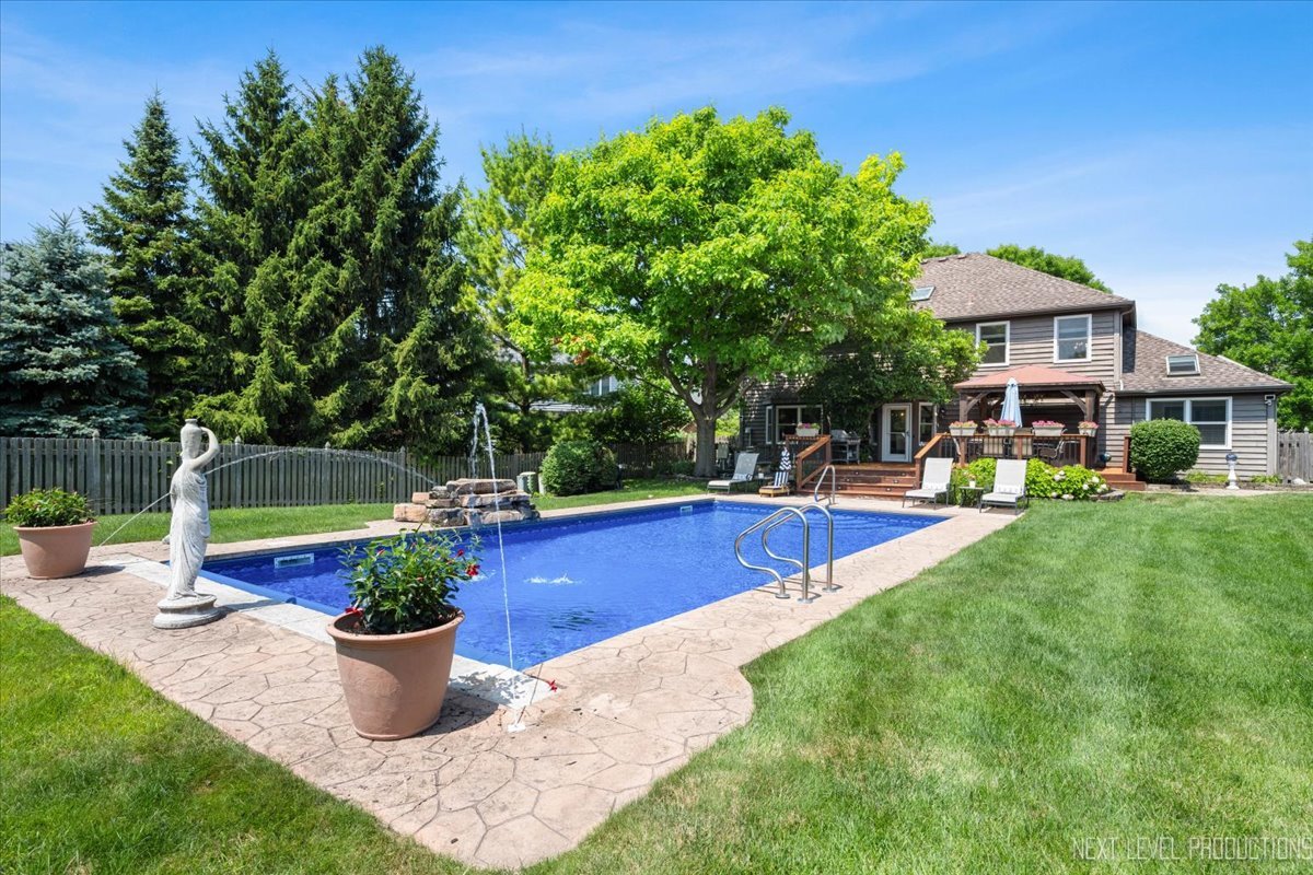 621 Dilorenzo Drive, Naperville, IL 60565
