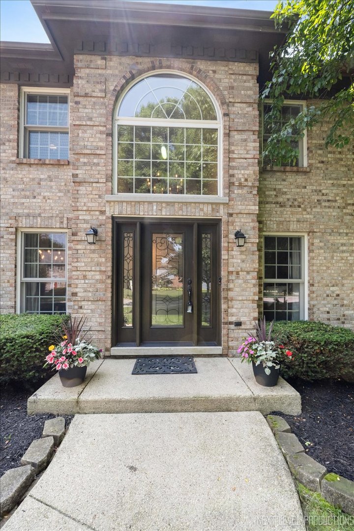 621 Dilorenzo Drive, Naperville, IL 60565