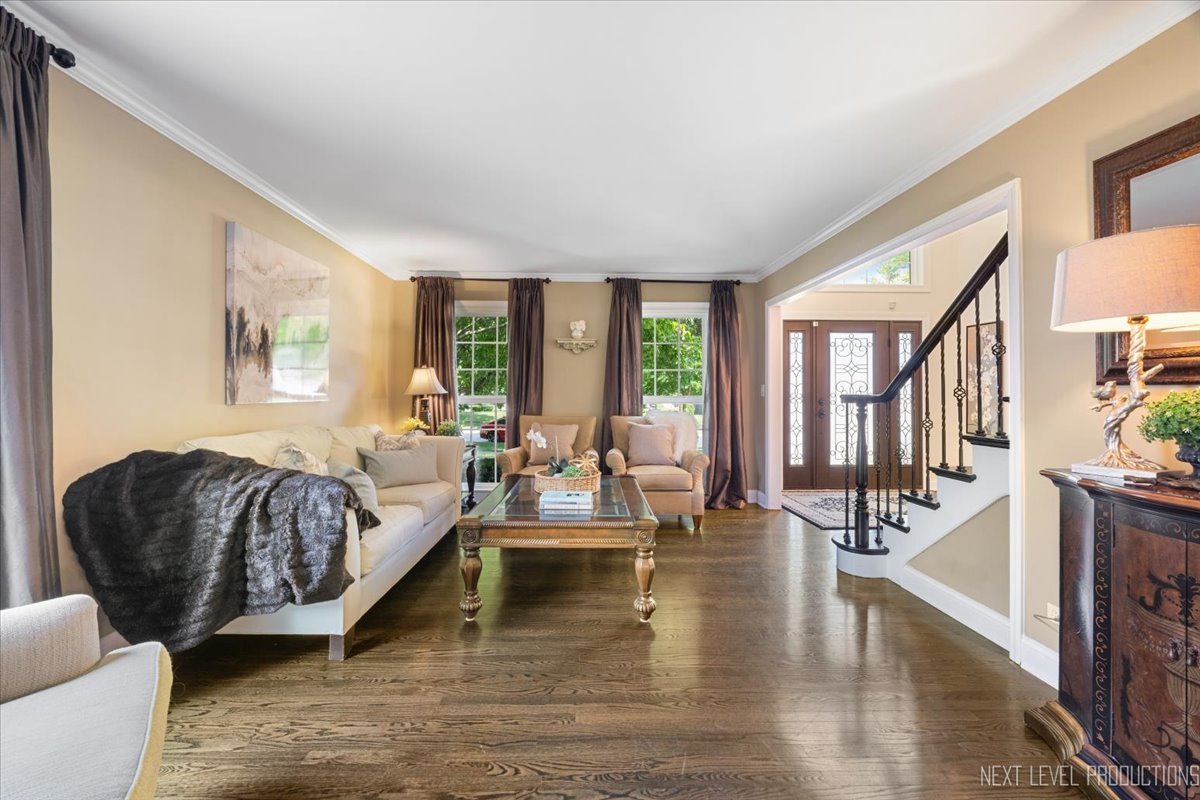 621 Dilorenzo Drive, Naperville, IL 60565