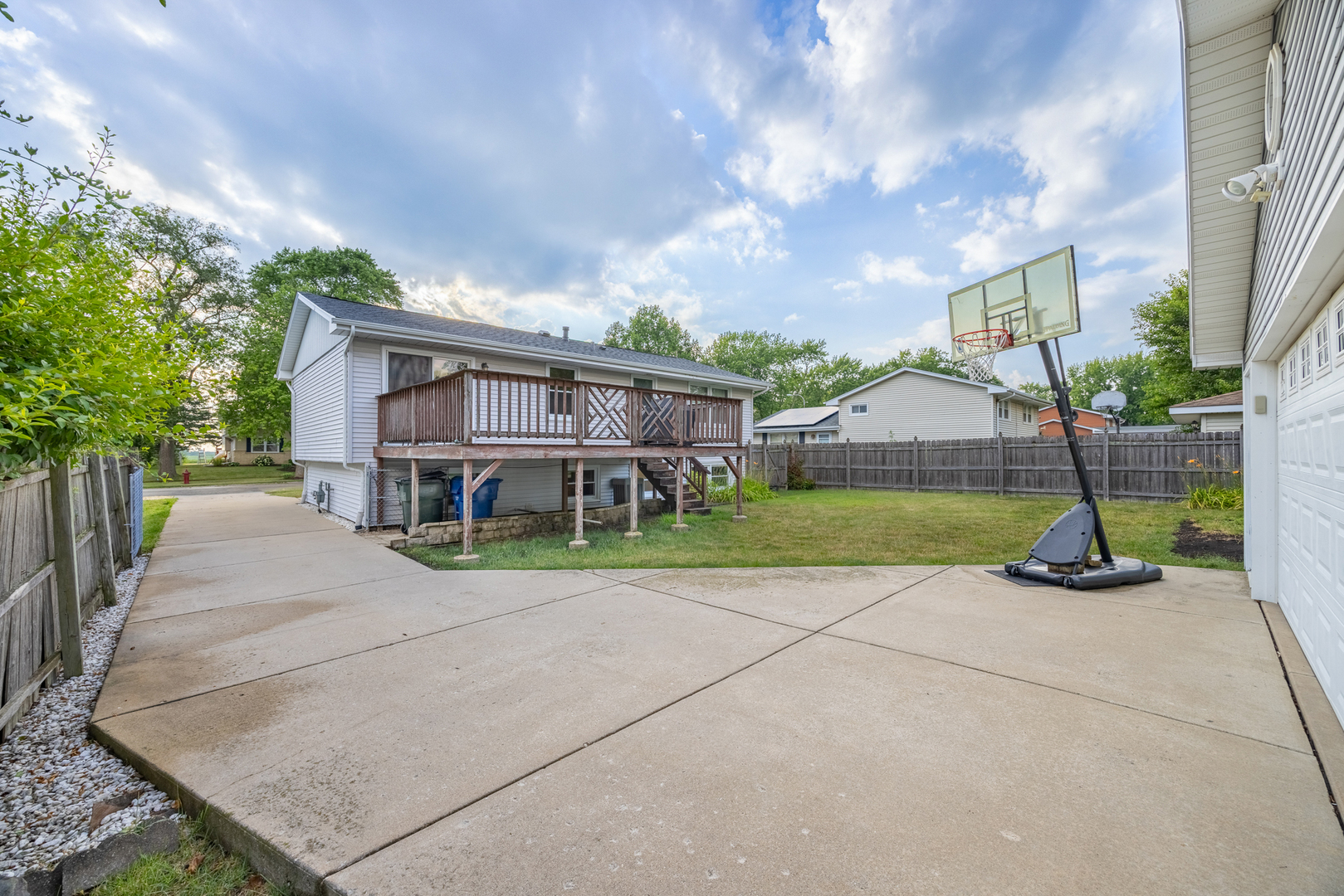 2110 Sanford Avenue, New Lenox, IL 60451