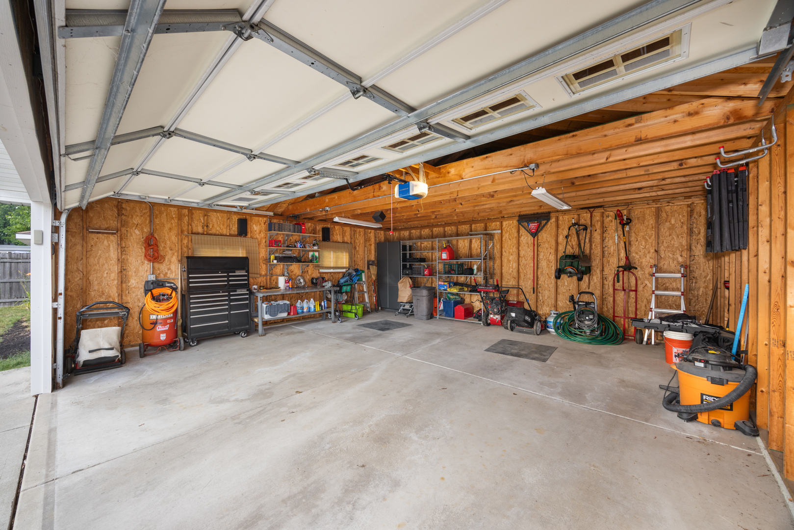 2110 Sanford Avenue, New Lenox, IL 60451