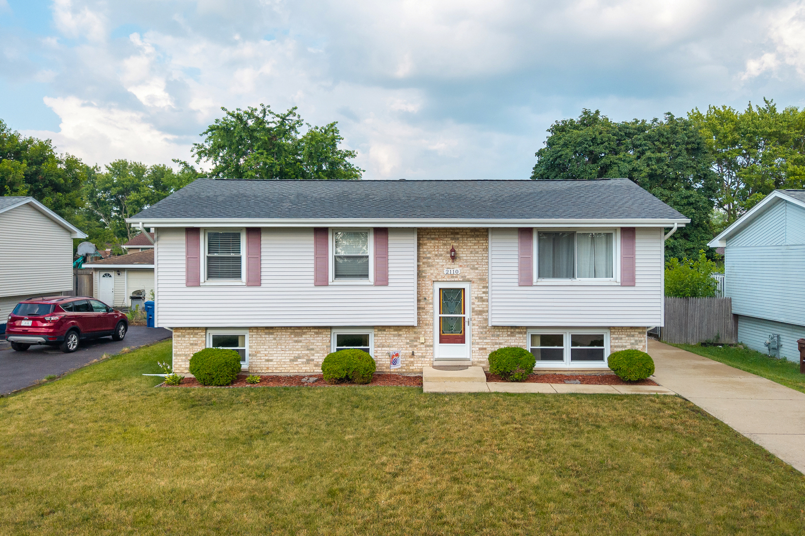 2110 Sanford Avenue, New Lenox, IL 60451