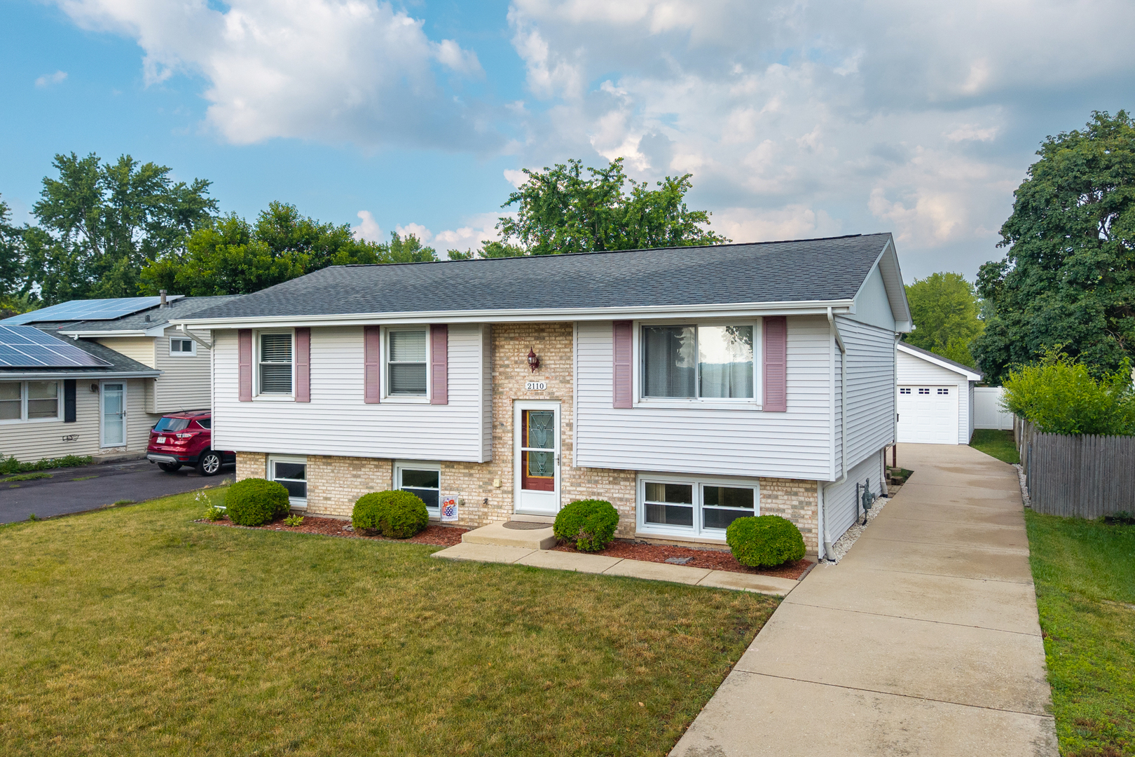 2110 Sanford Avenue, New Lenox, IL 60451