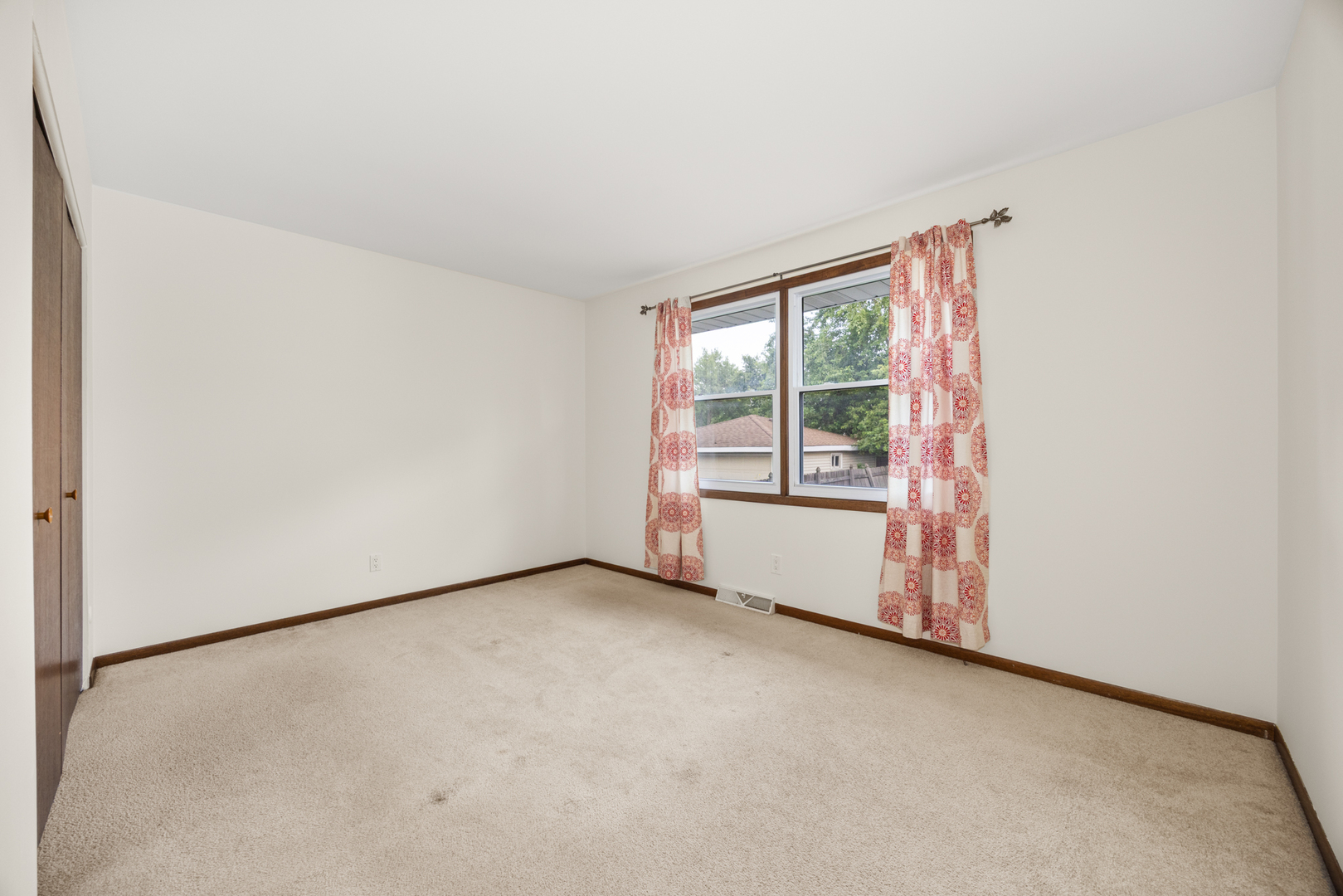 2110 Sanford Avenue, New Lenox, IL 60451