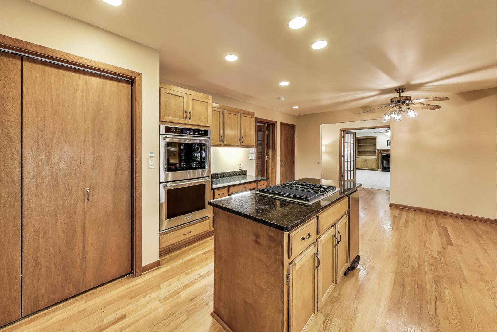 920 Barnside Road, New Lenox, IL 60451