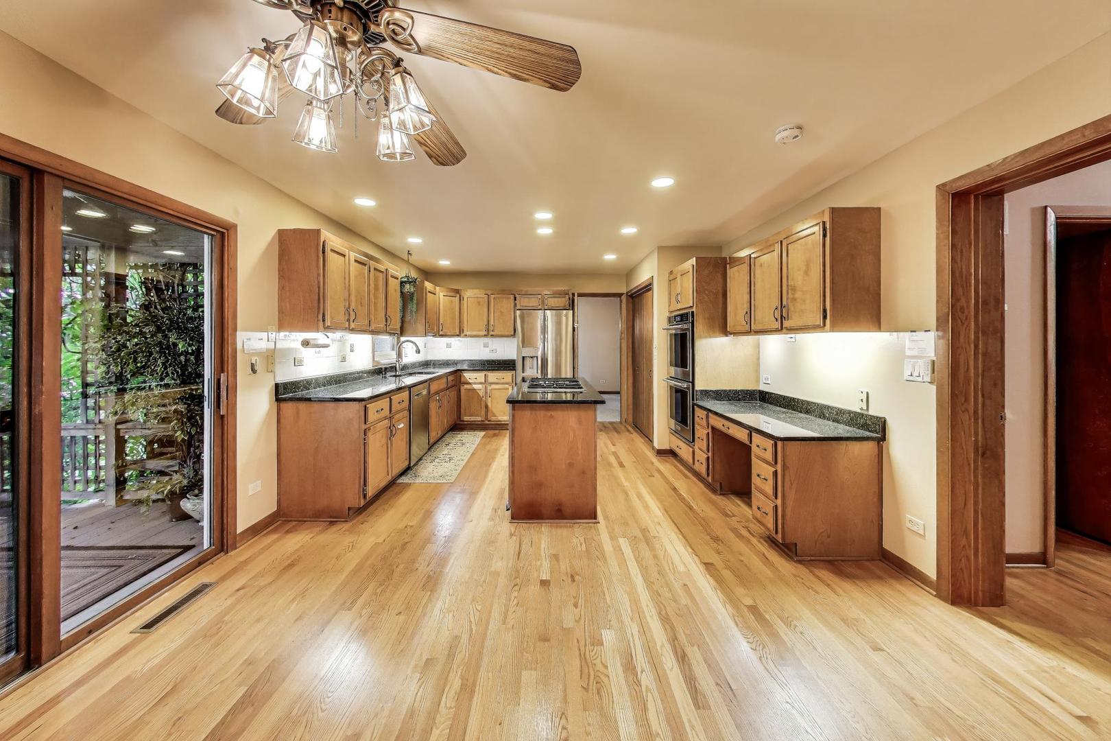 920 Barnside Road, New Lenox, IL 60451