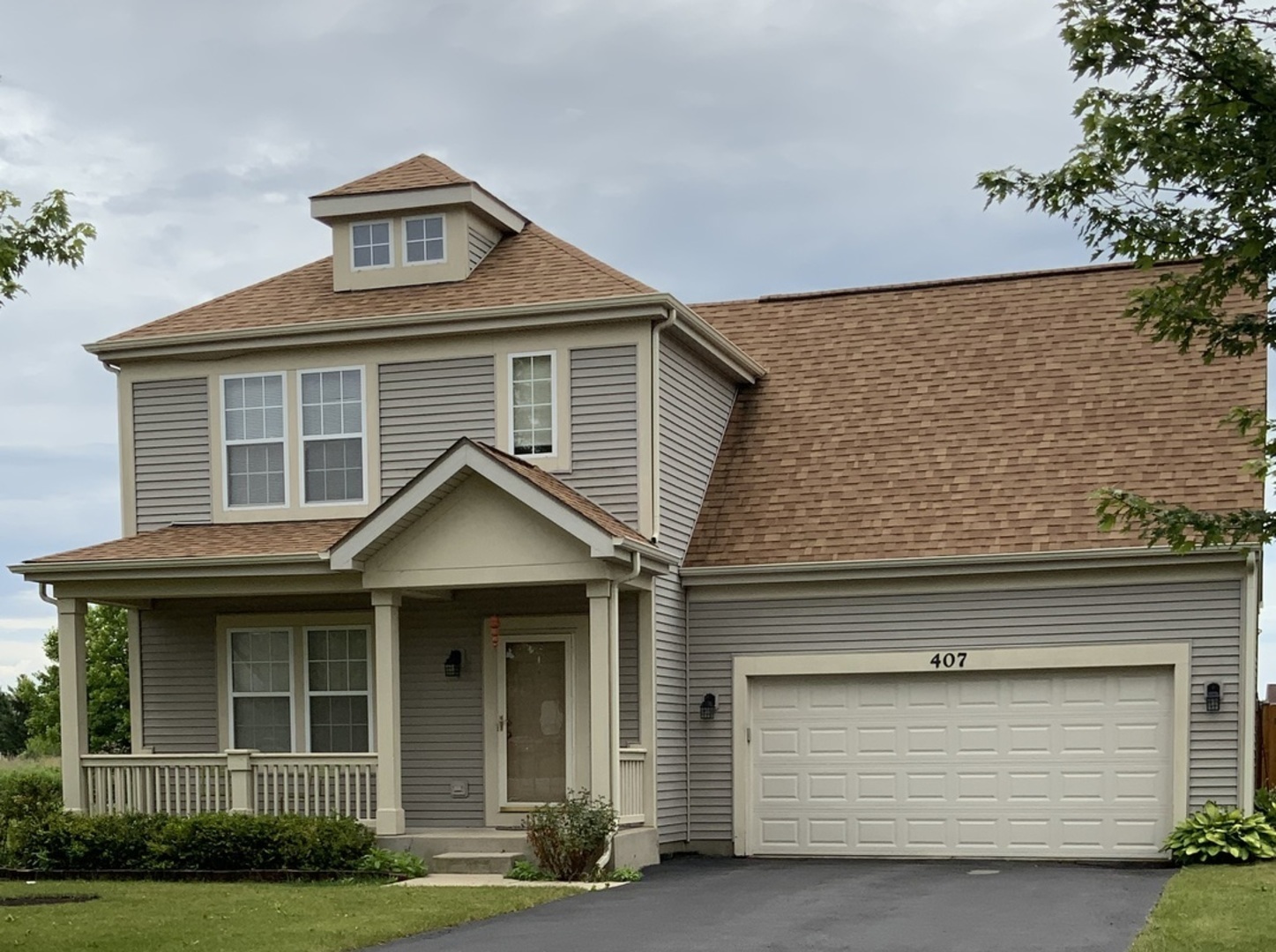407 W Waterbury Drive, Round Lake, IL 60073