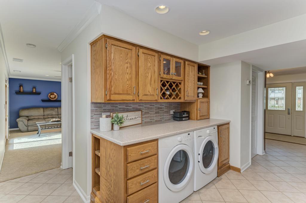 1367 S Elizabeth Street, Lombard, IL 60148