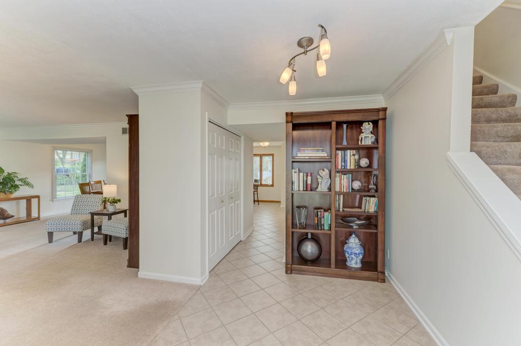 1367 S Elizabeth Street, Lombard, IL 60148