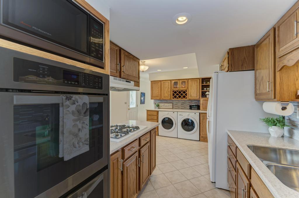 1367 S Elizabeth Street, Lombard, IL 60148