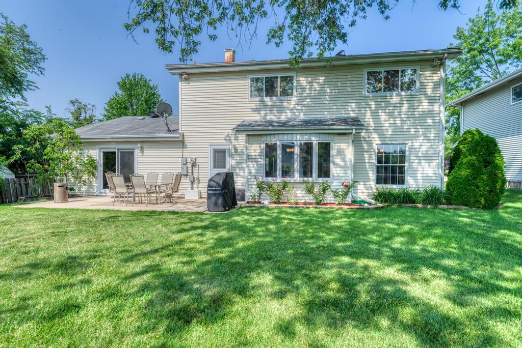 1367 S Elizabeth Street, Lombard, IL 60148