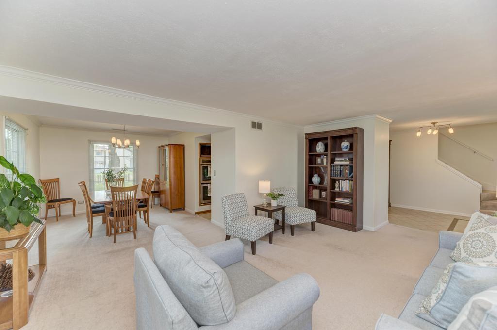 1367 S Elizabeth Street, Lombard, IL 60148