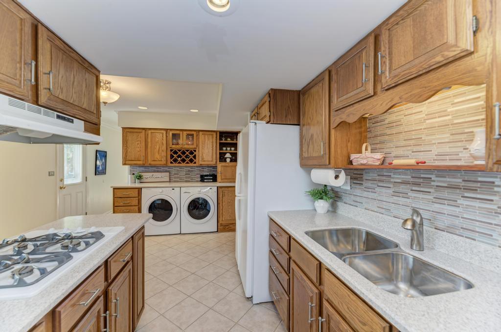 1367 S Elizabeth Street, Lombard, IL 60148