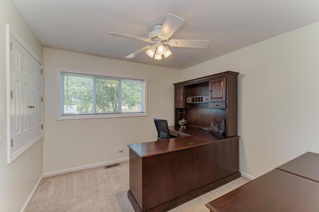 1367 S Elizabeth Street, Lombard, IL 60148