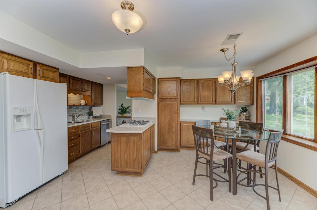 1367 S Elizabeth Street, Lombard, IL 60148