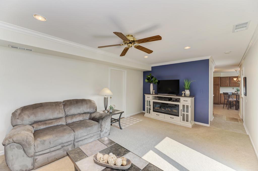 1367 S Elizabeth Street, Lombard, IL 60148