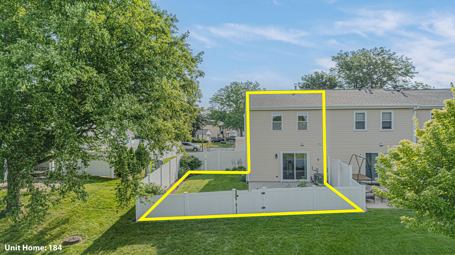 184 Rodenburg Road, Roselle, IL 60172