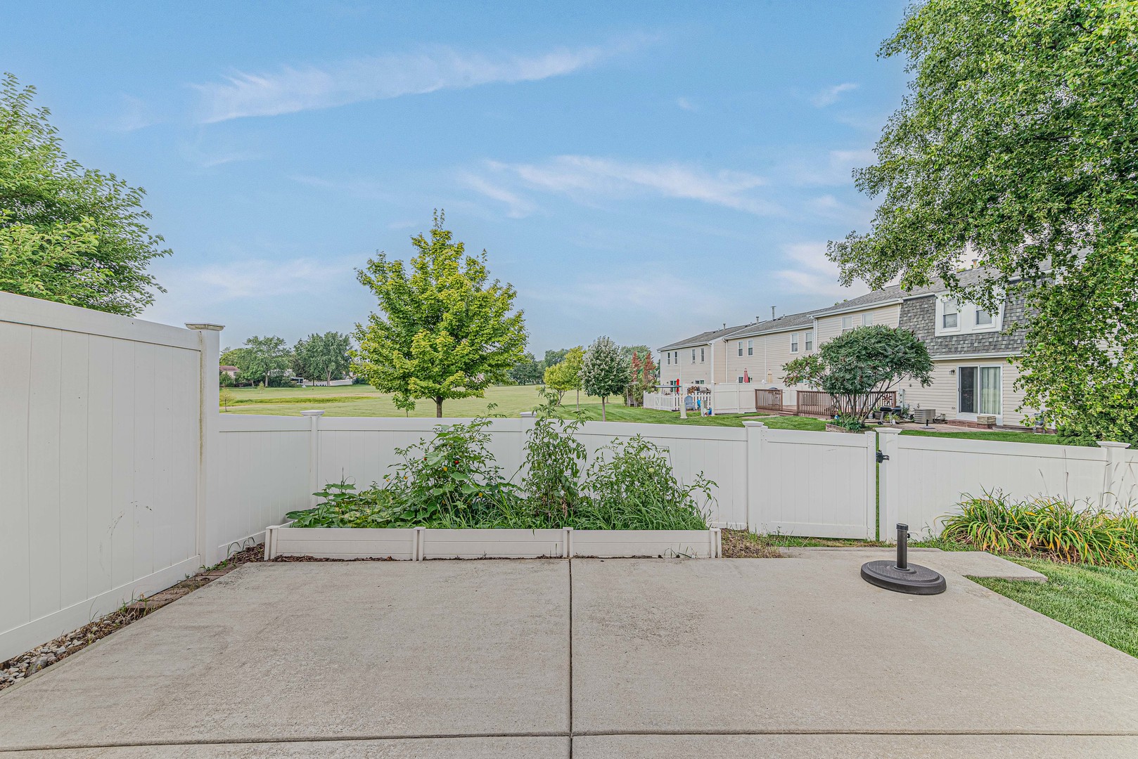 184 Rodenburg Road, Roselle, IL 60172
