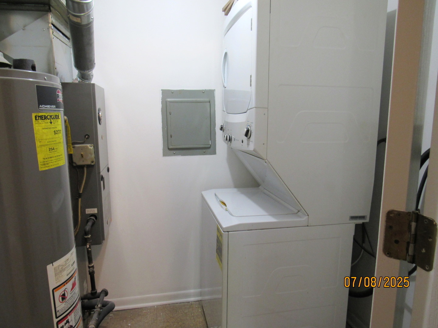 950 Cumberland Court #B2, Roselle, IL 60172