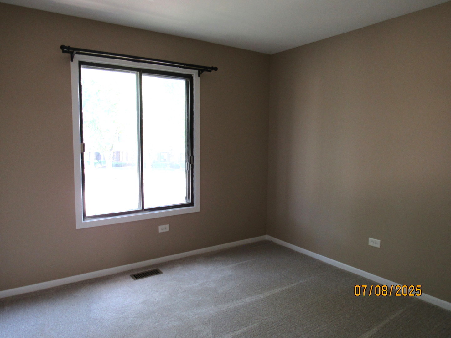 950 Cumberland Court #B2, Roselle, IL 60172