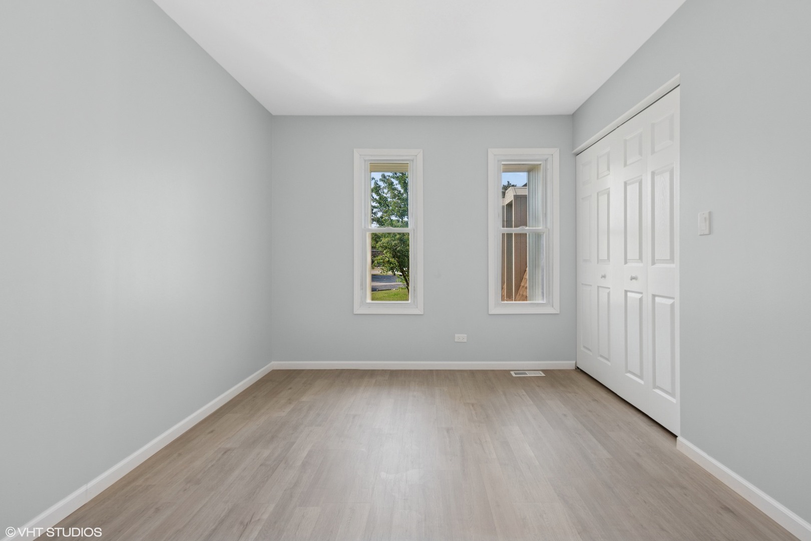 7816 WOODWARD Avenue #40-4G, Woodridge, IL 60517