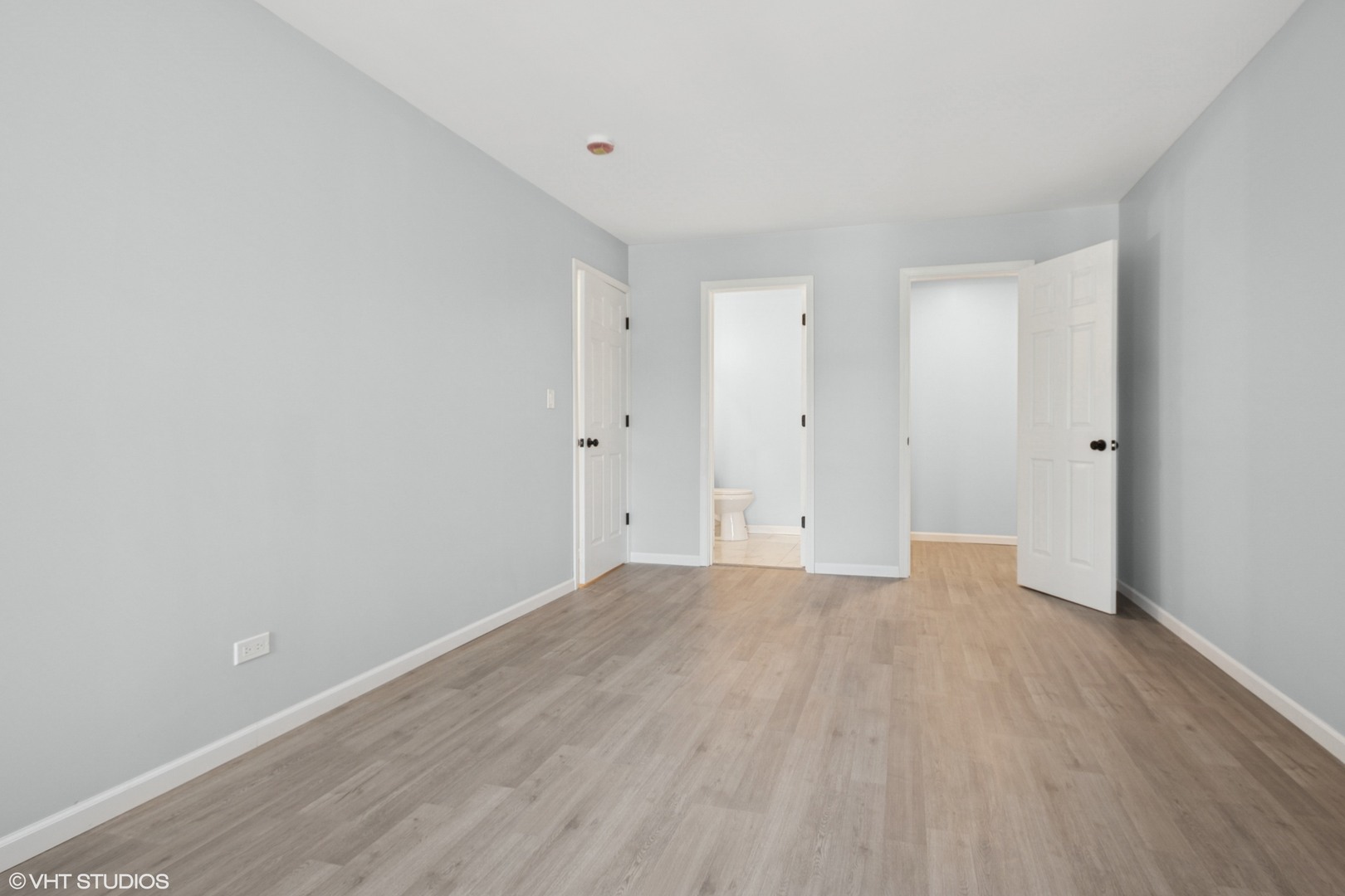 7816 WOODWARD Avenue #40-4G, Woodridge, IL 60517