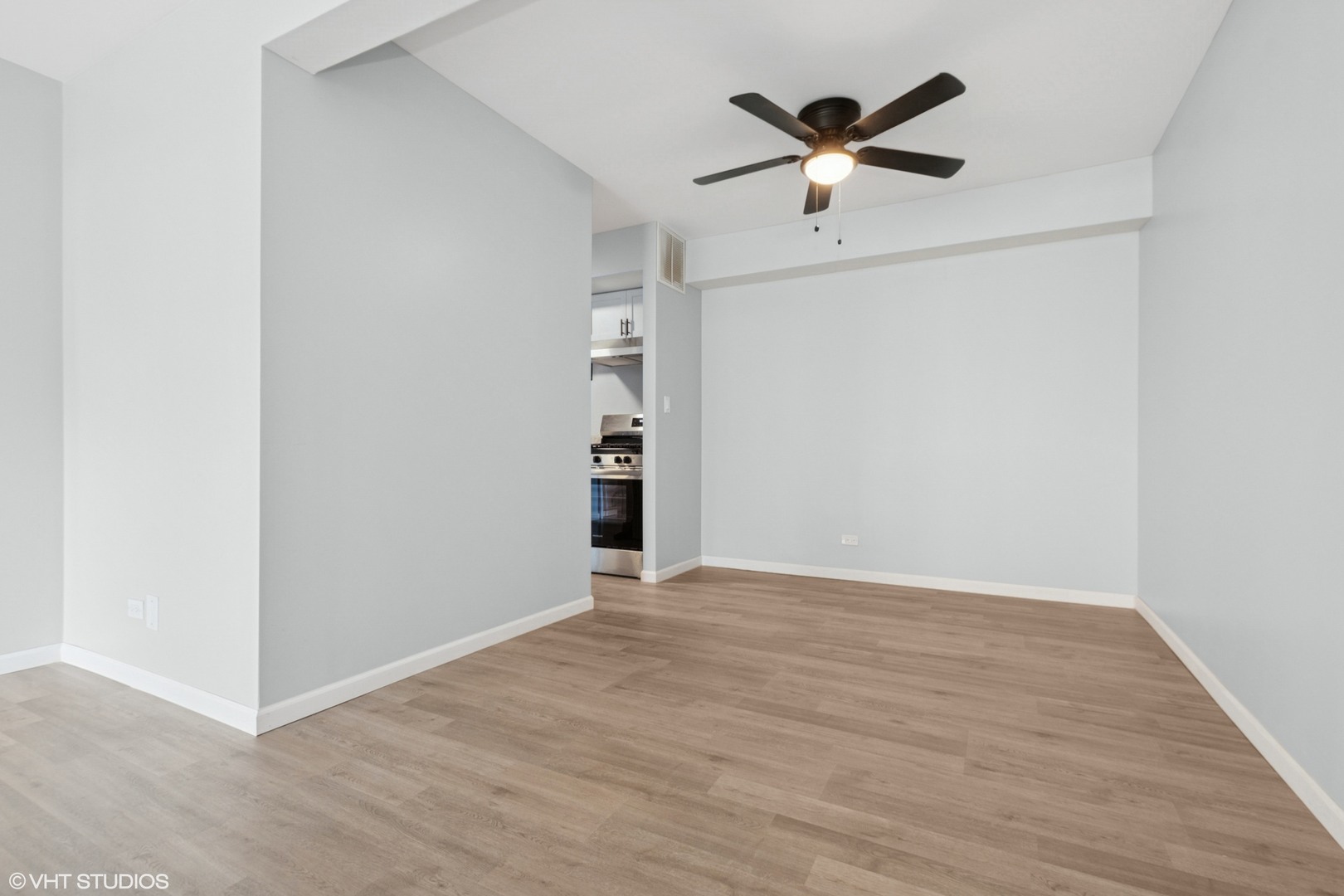 7816 WOODWARD Avenue #40-4G, Woodridge, IL 60517