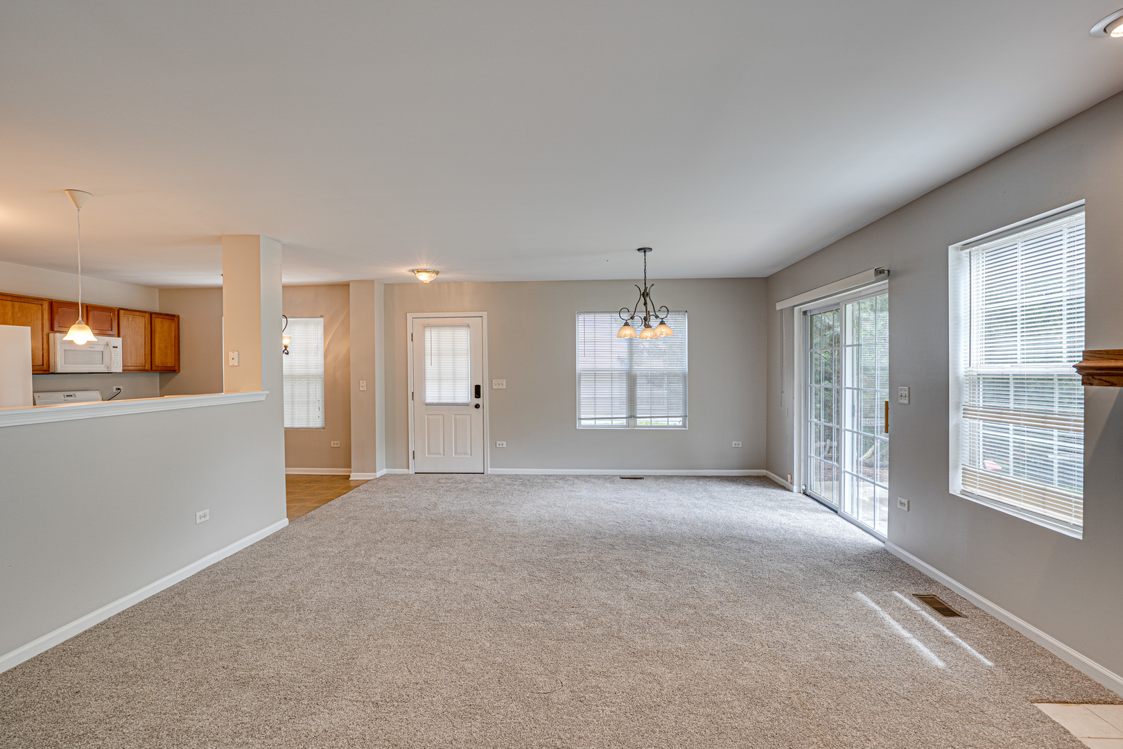 2427 STOUGHTON Circle #2427, Aurora, IL 60502