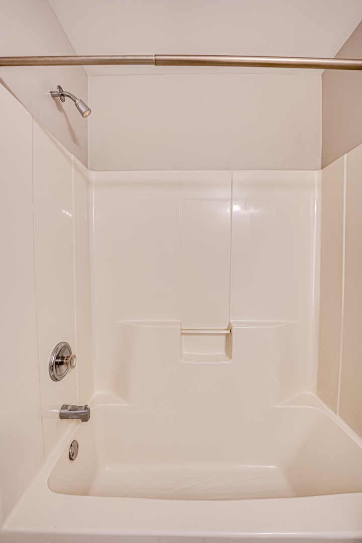 2427 STOUGHTON Circle #2427, Aurora, IL 60502