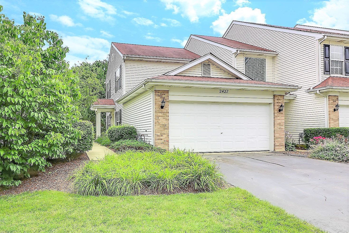 2427 STOUGHTON Circle #2427, Aurora, IL 60502