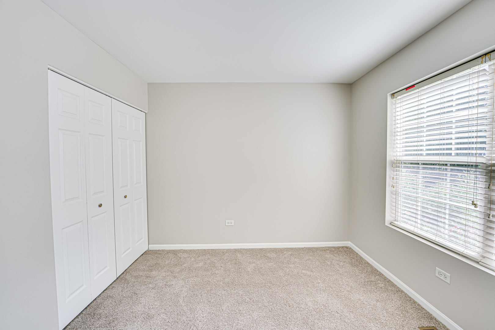 2427 STOUGHTON Circle #2427, Aurora, IL 60502