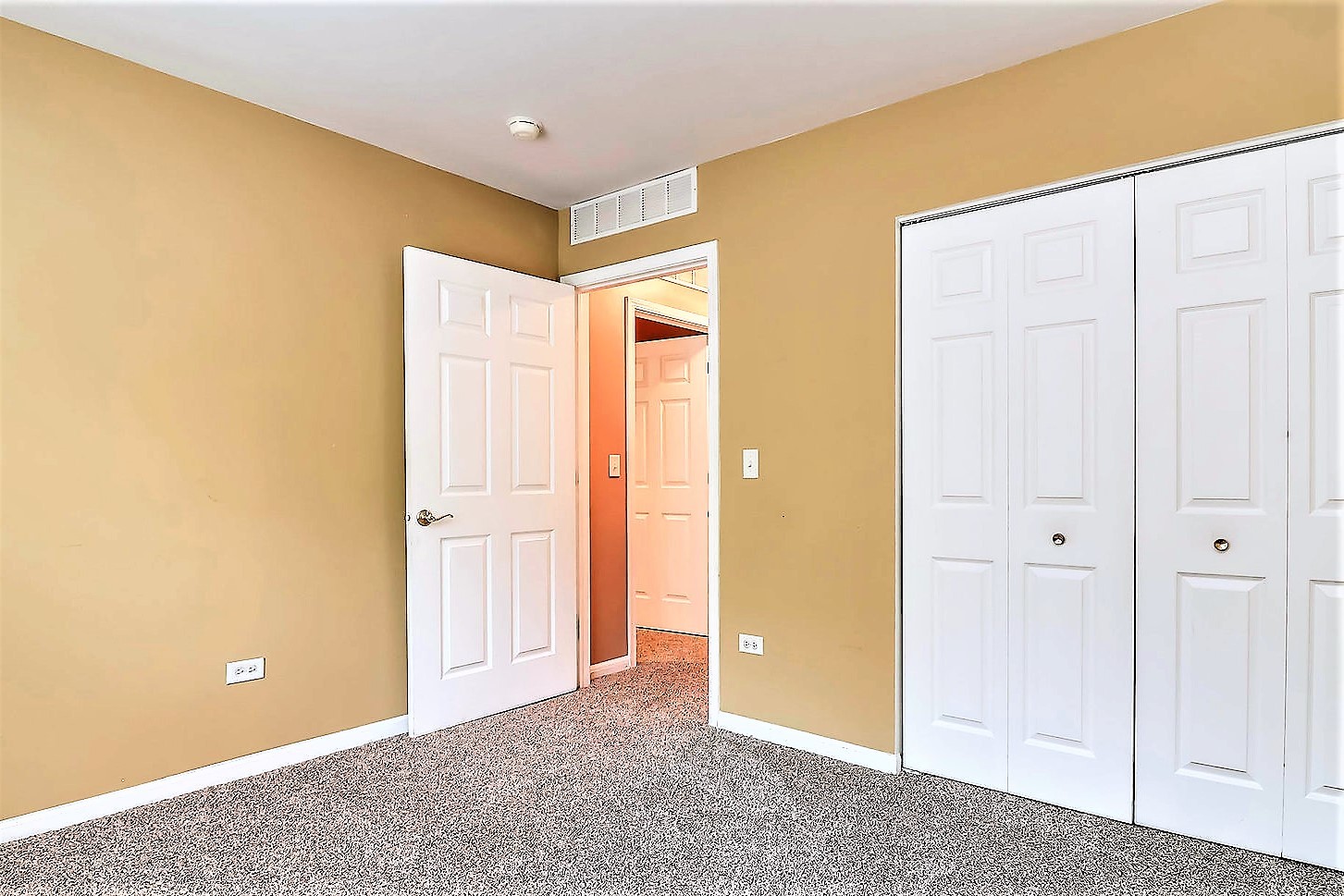 2427 STOUGHTON Circle #2427, Aurora, IL 60502