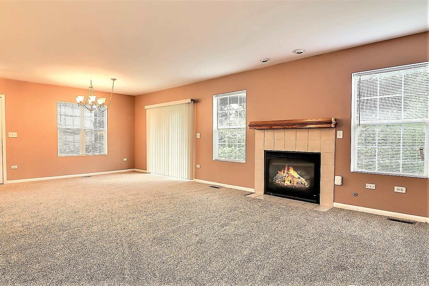 2427 STOUGHTON Circle #2427, Aurora, IL 60502