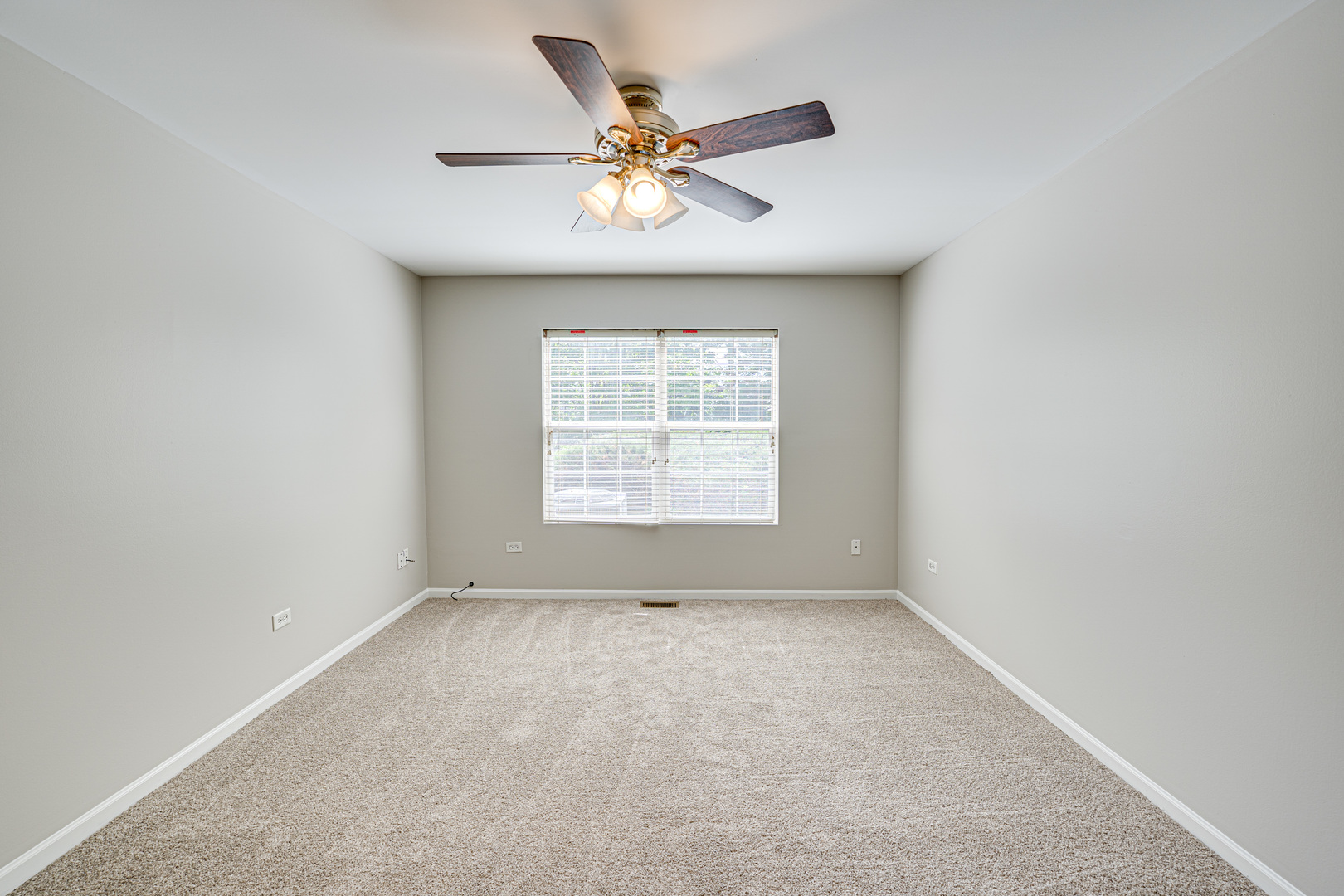 2427 STOUGHTON Circle #2427, Aurora, IL 60502