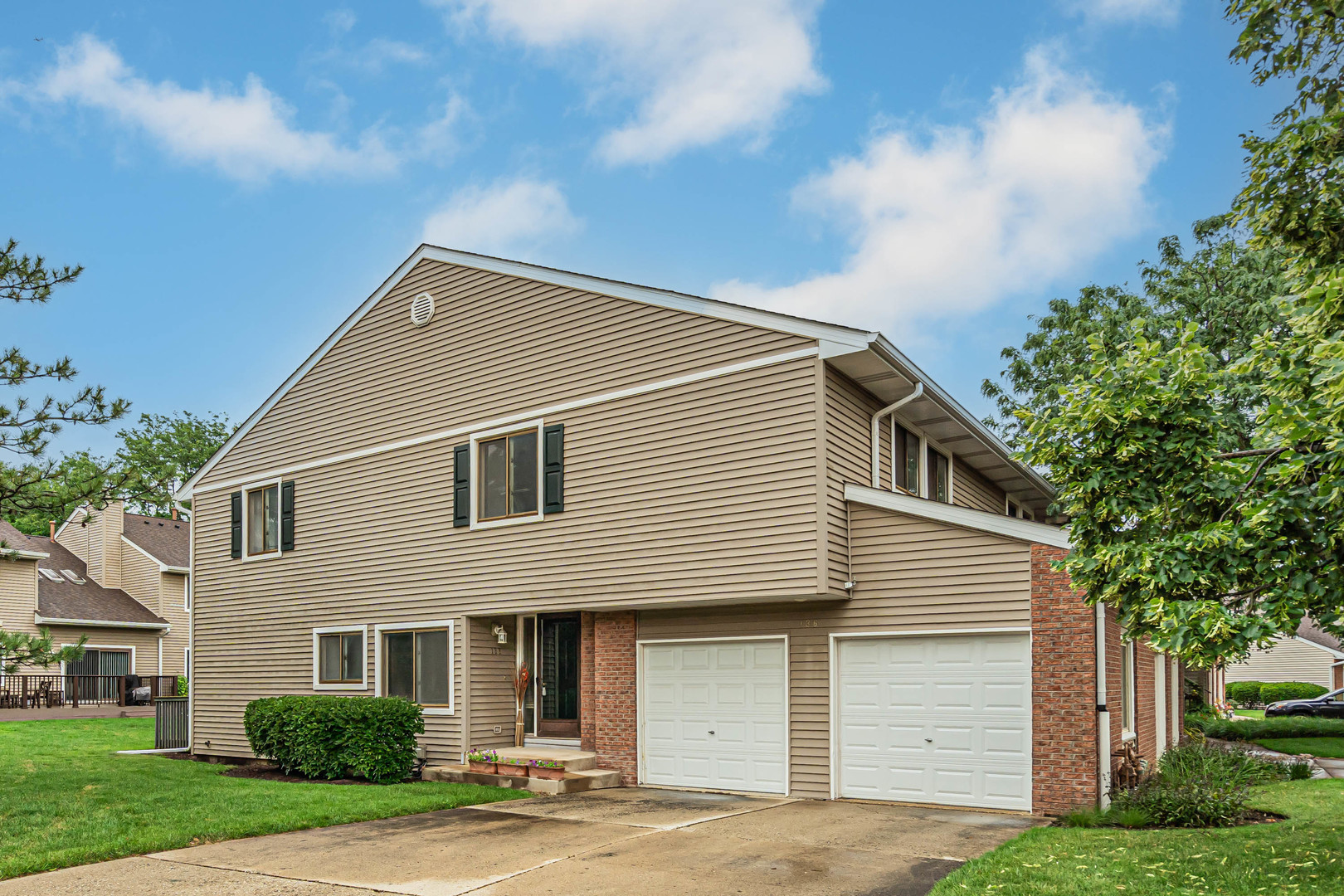 136 Windwood Court #31, Buffalo Grove, IL 60089