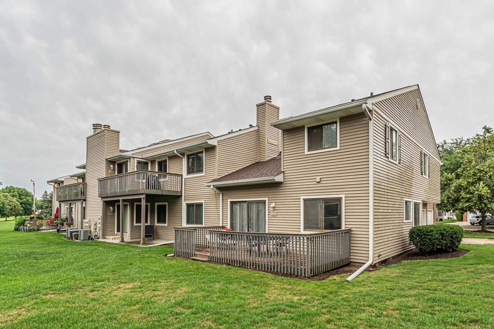 136 Windwood Court #31, Buffalo Grove, IL 60089