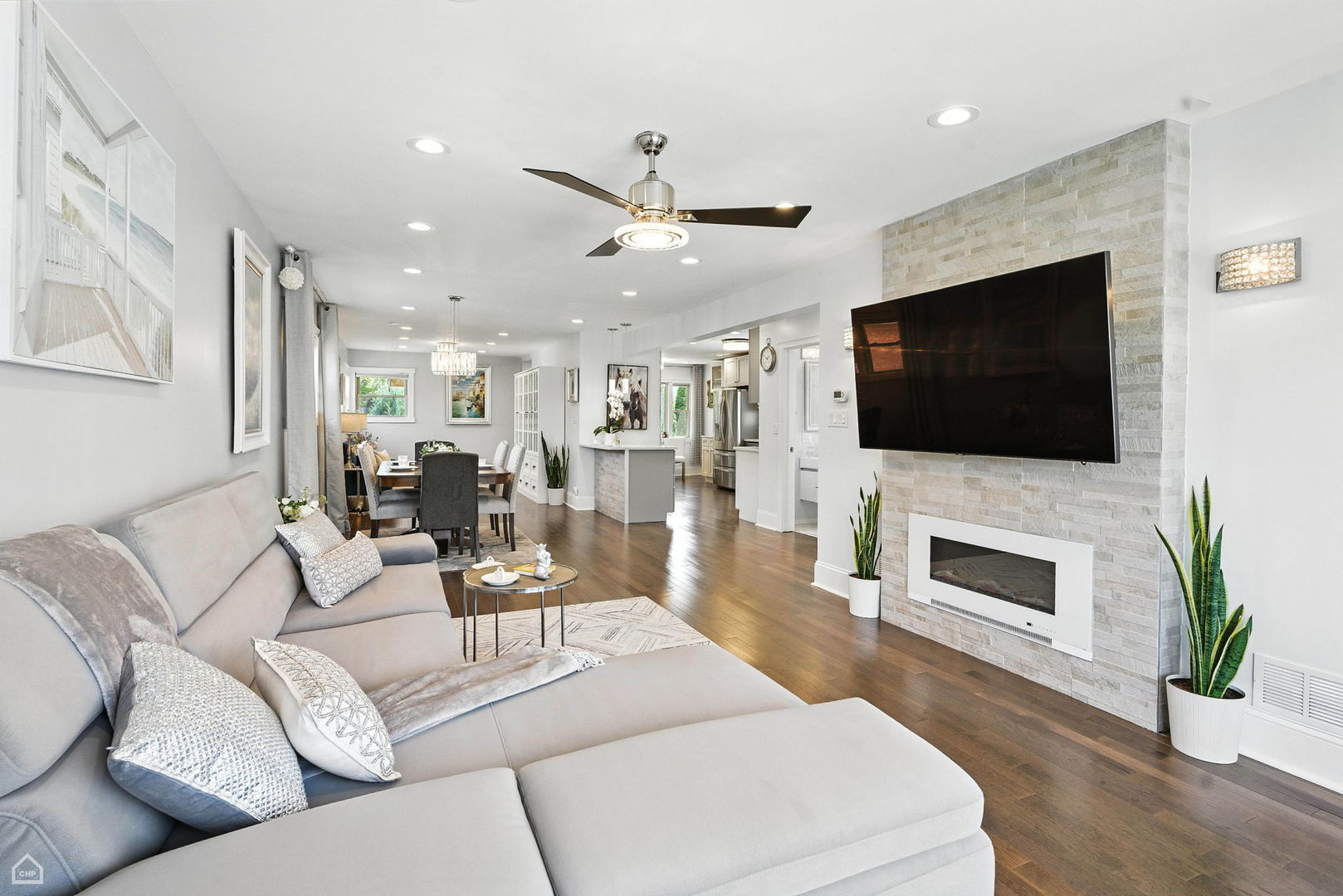 7515 W Roscoe Street, Chicago, IL 60634