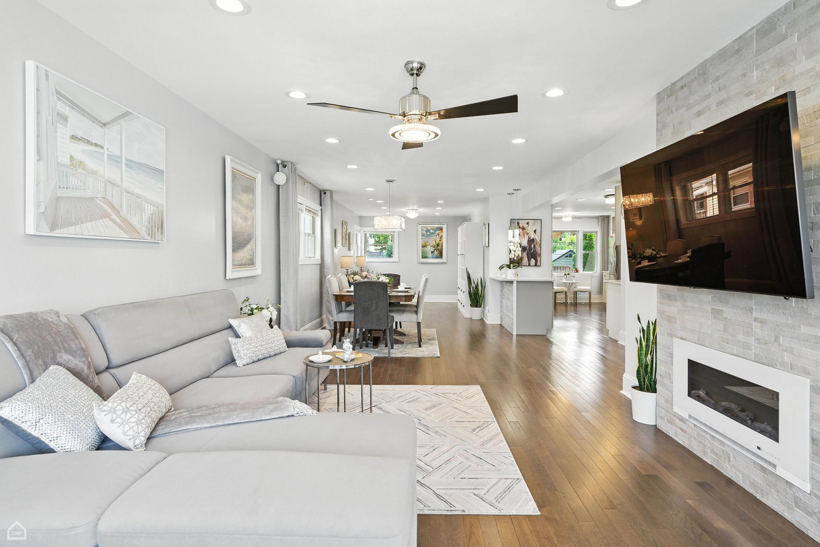 7515 W Roscoe Street, Chicago, IL 60634