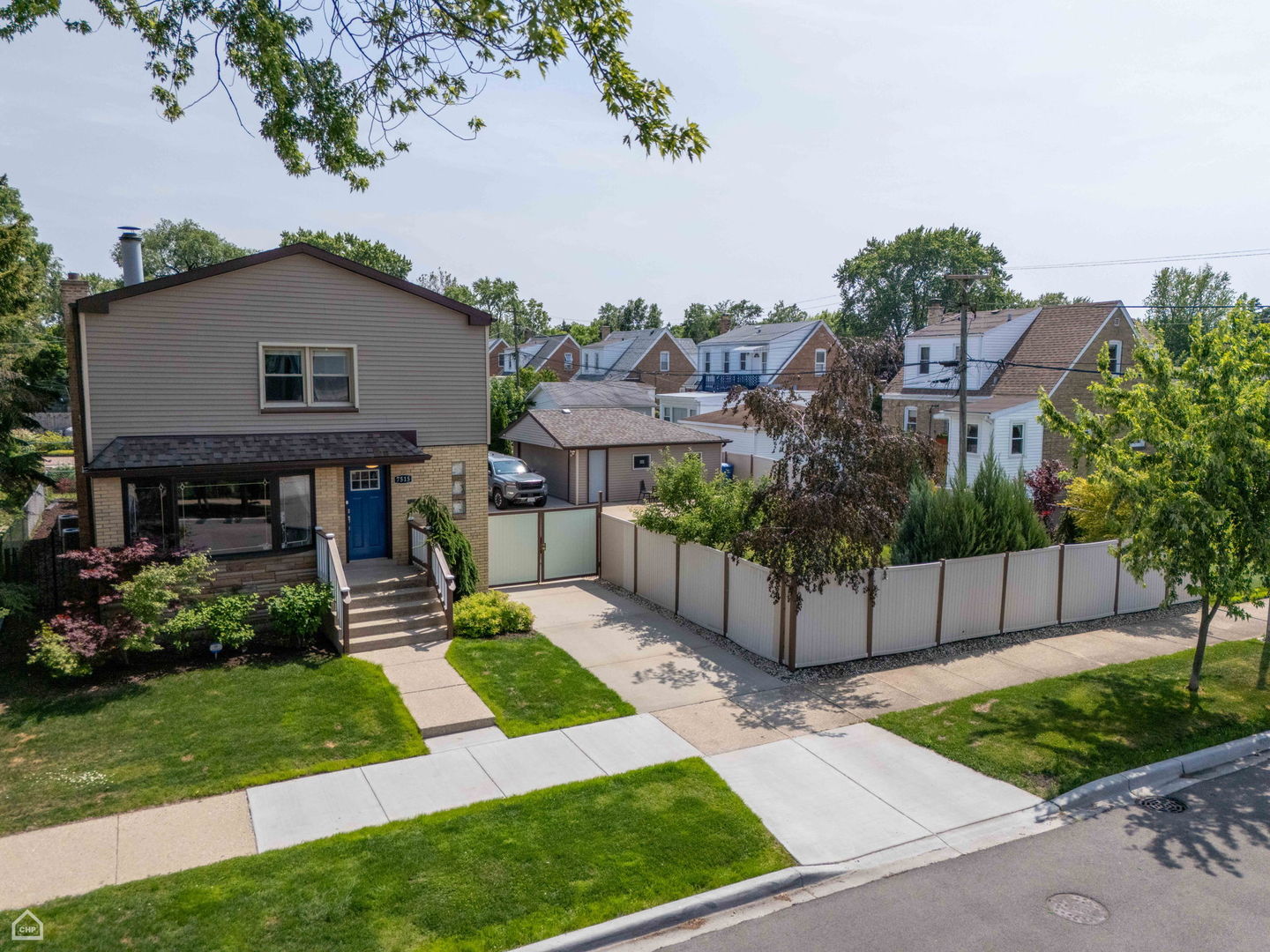 7515 W Roscoe Street, Chicago, IL 60634