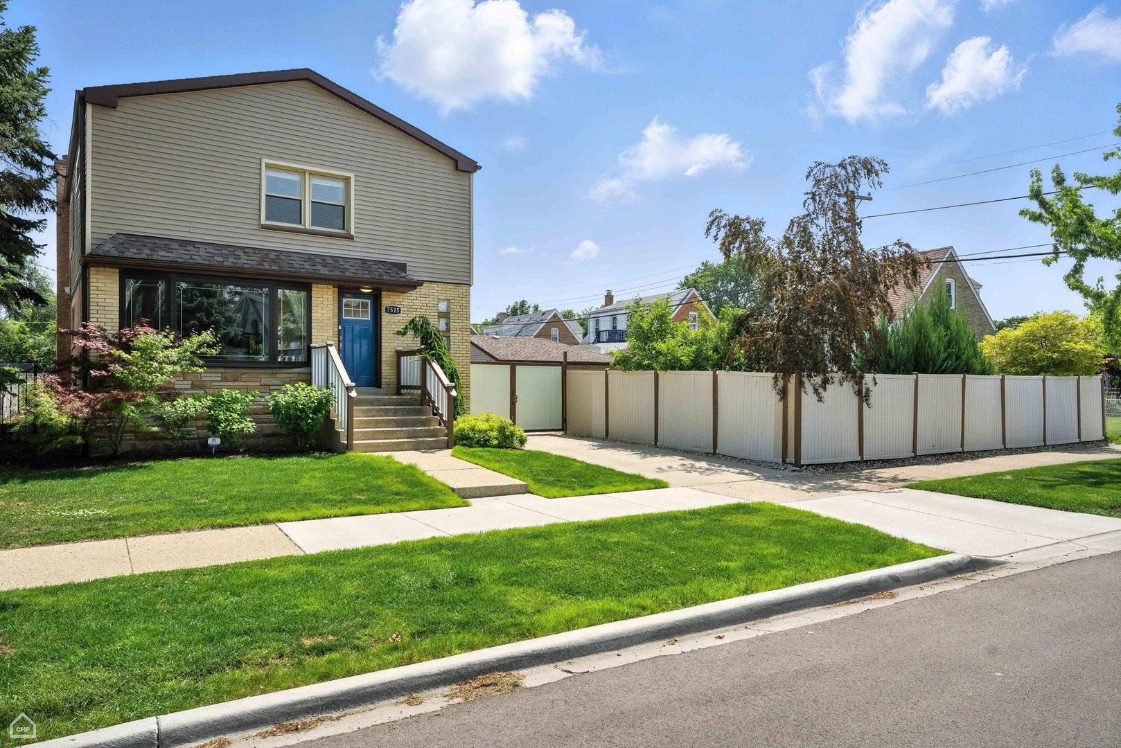 7515 W Roscoe Street, Chicago, IL 60634