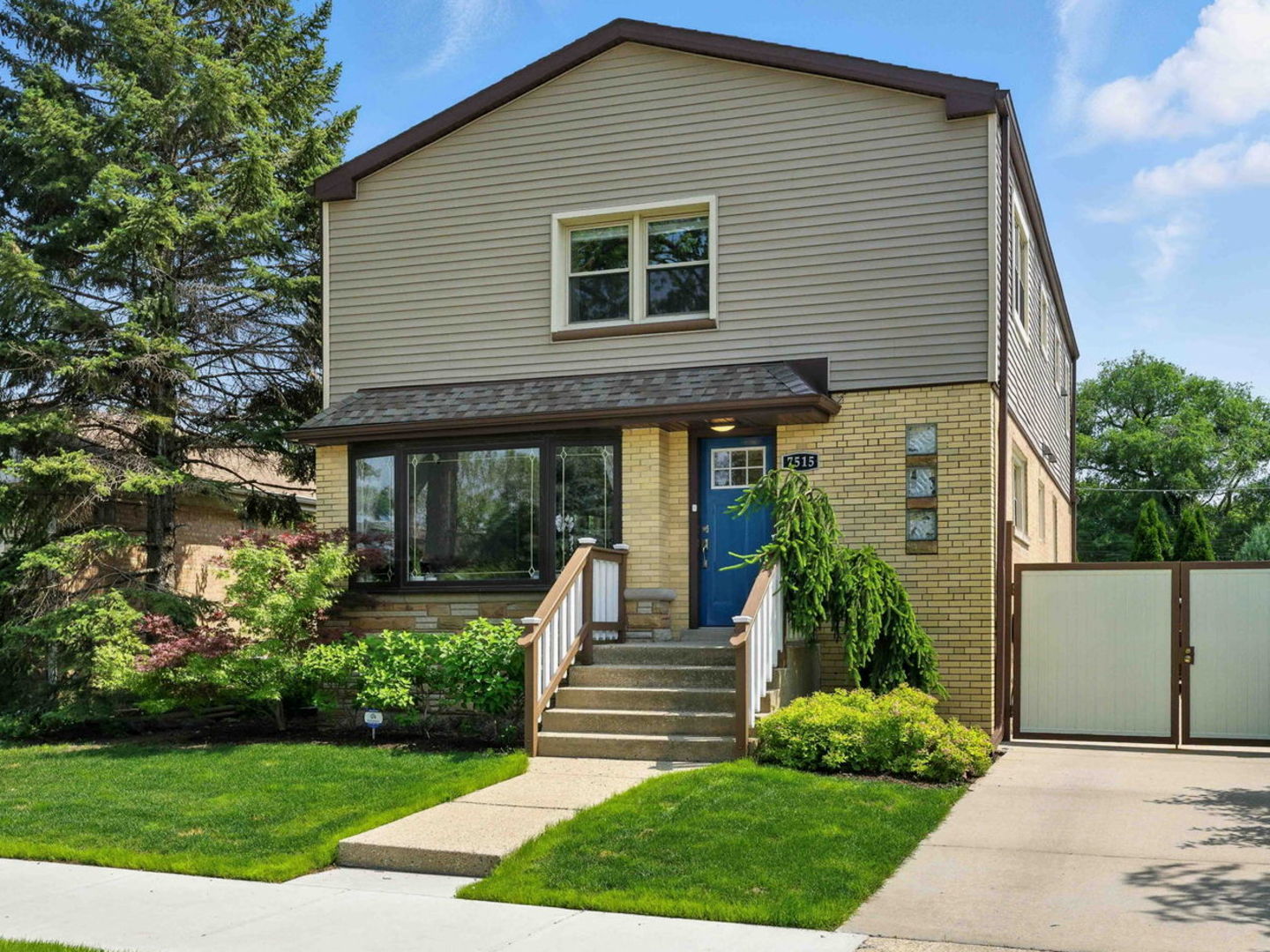 7515 W Roscoe Street, Chicago, IL 60634