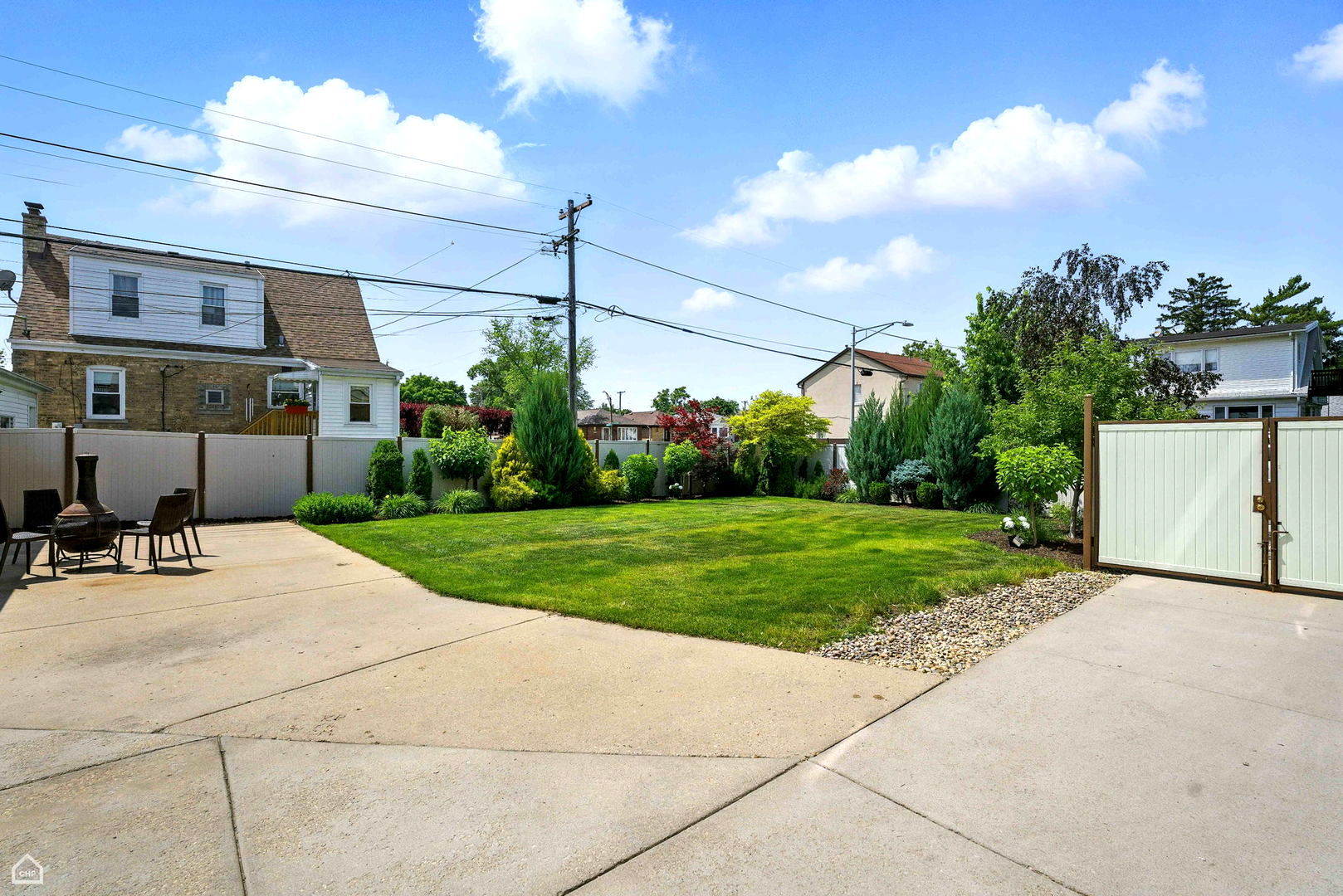7515 W Roscoe Street, Chicago, IL 60634