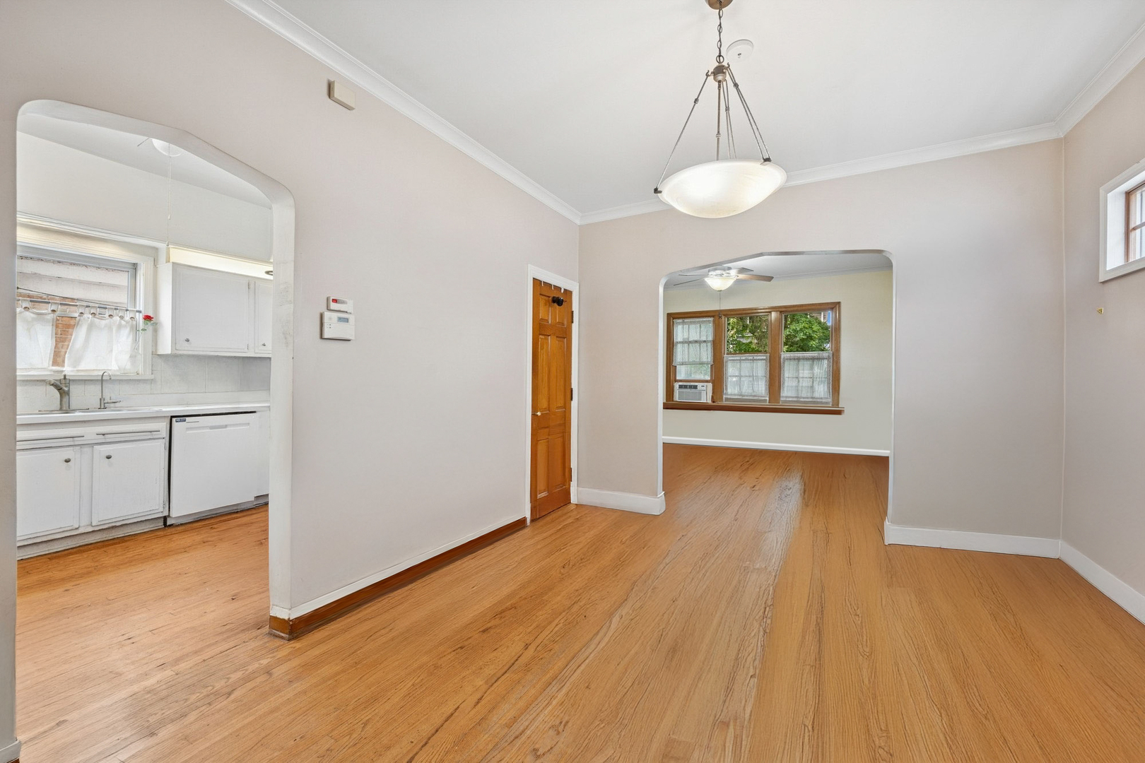 5013 W Argyle Street, Chicago, IL 60630