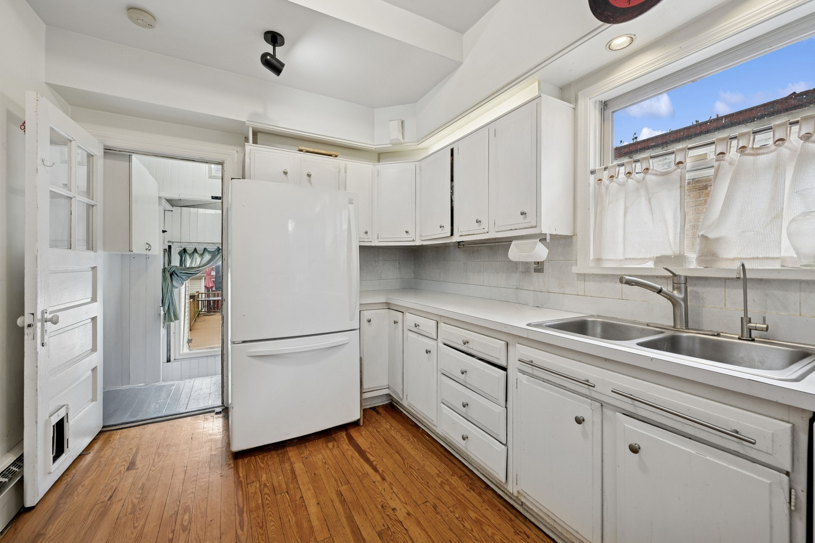 5013 W Argyle Street, Chicago, IL 60630