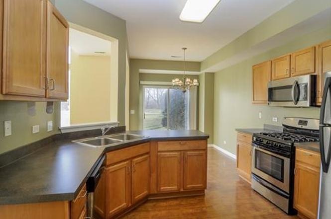1073 Stamford Court, Aurora, IL 60502