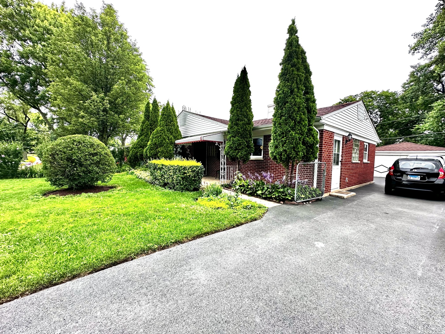 295 E Dennis Road, Wheeling, IL 60090