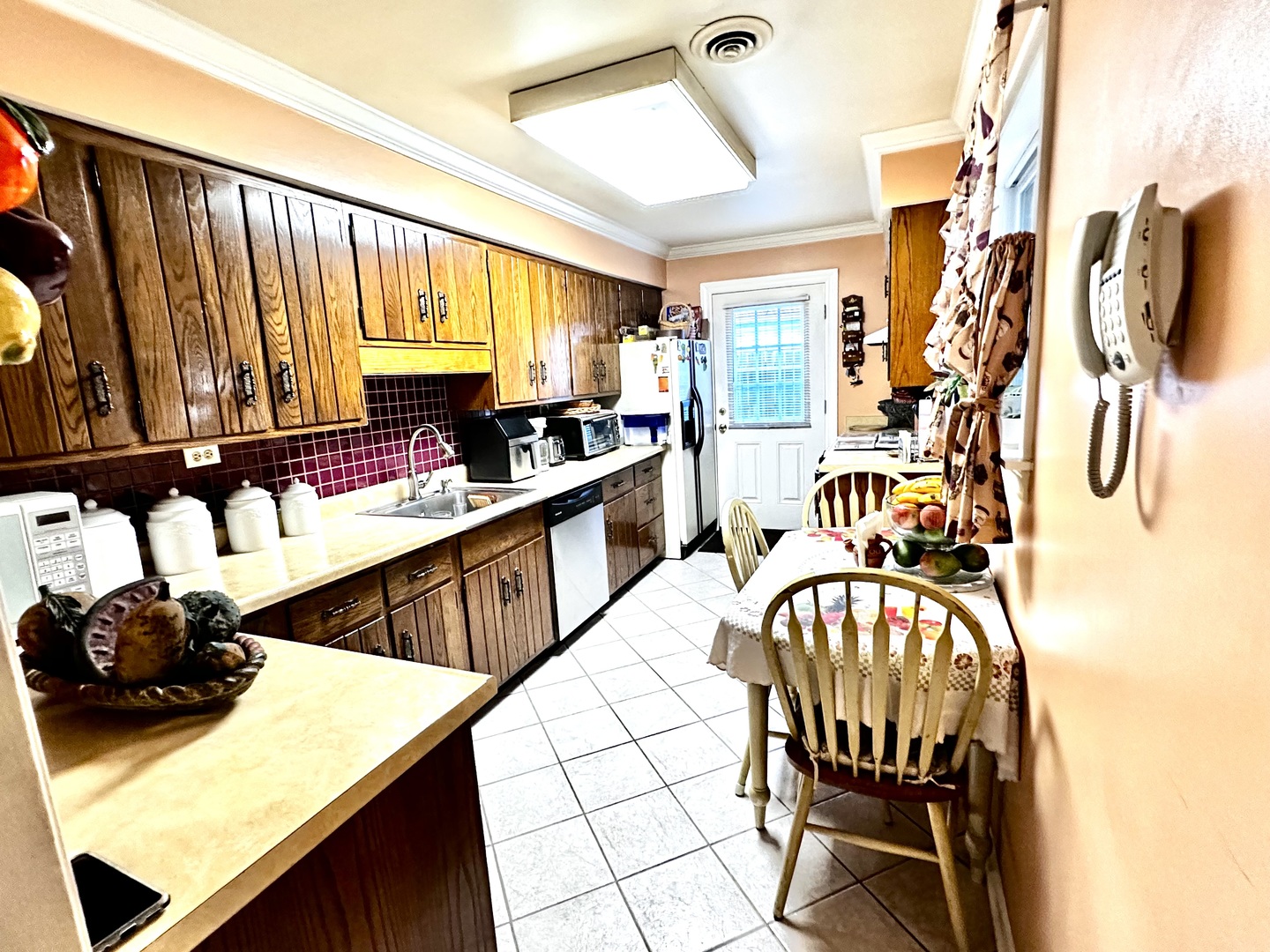 295 E Dennis Road, Wheeling, IL 60090