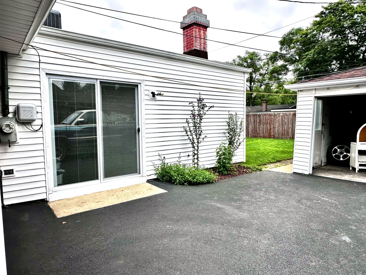 295 E Dennis Road, Wheeling, IL 60090
