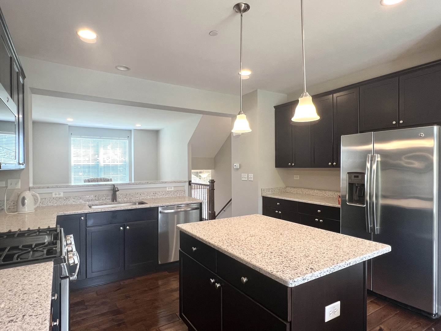 4182 Royal Mews Circle, Naperville, IL 60564