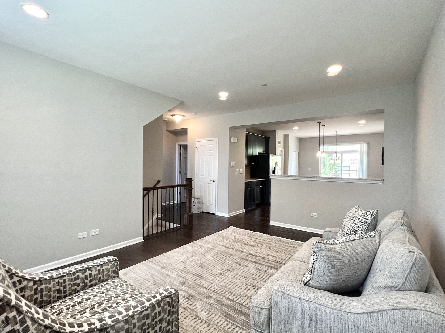 4182 Royal Mews Circle, Naperville, IL 60564